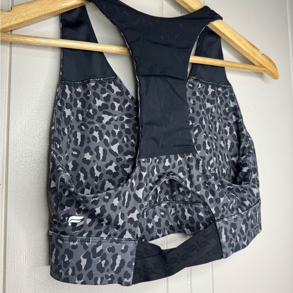 On-The-Go Midi Medium Impact Sports Bra - Picture 10 of 13